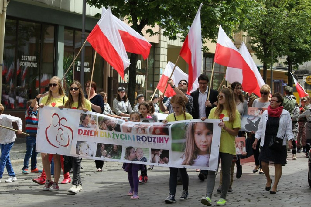 Marsz dla Życia i Rodziny w Brzegu [FOTORELACJA]