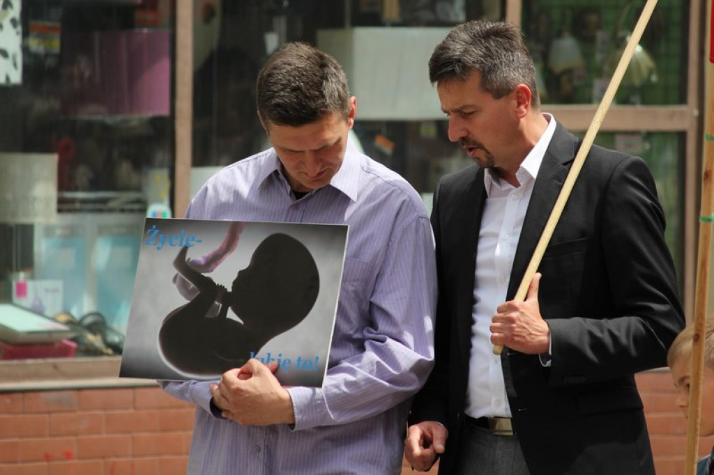 Marsz dla Życia i Rodziny w Brzegu [FOTORELACJA]