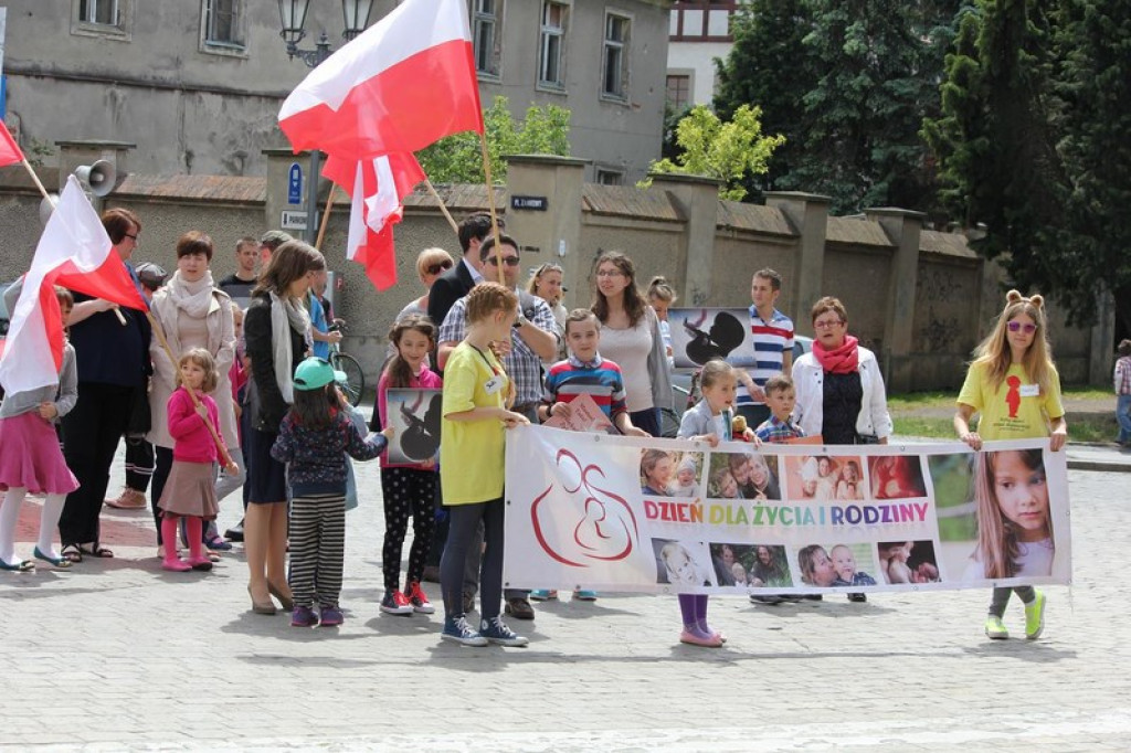 Marsz dla Życia i Rodziny w Brzegu [FOTORELACJA]