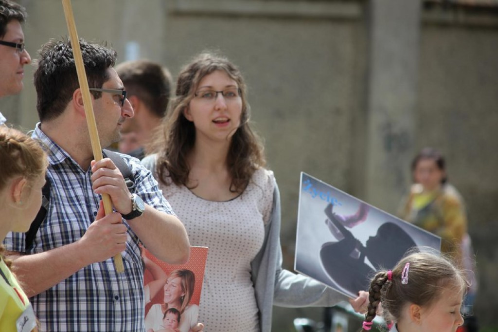 Marsz dla Życia i Rodziny w Brzegu [FOTORELACJA]