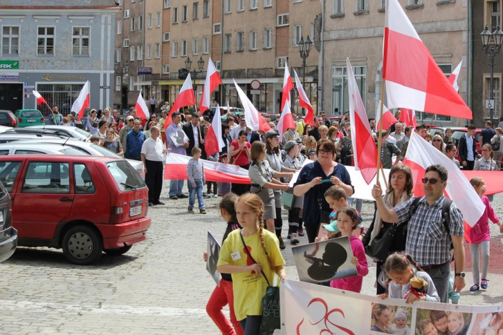 Marsz dla Życia i Rodziny w Brzegu [FOTORELACJA]