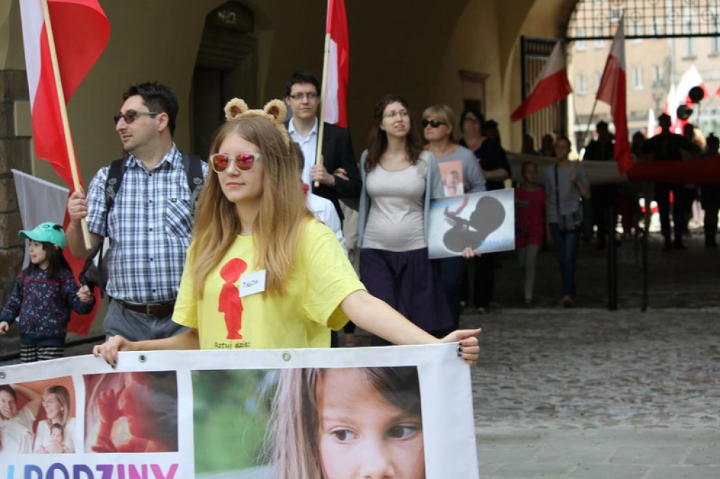 Marsz dla Życia i Rodziny w Brzegu [FOTORELACJA]