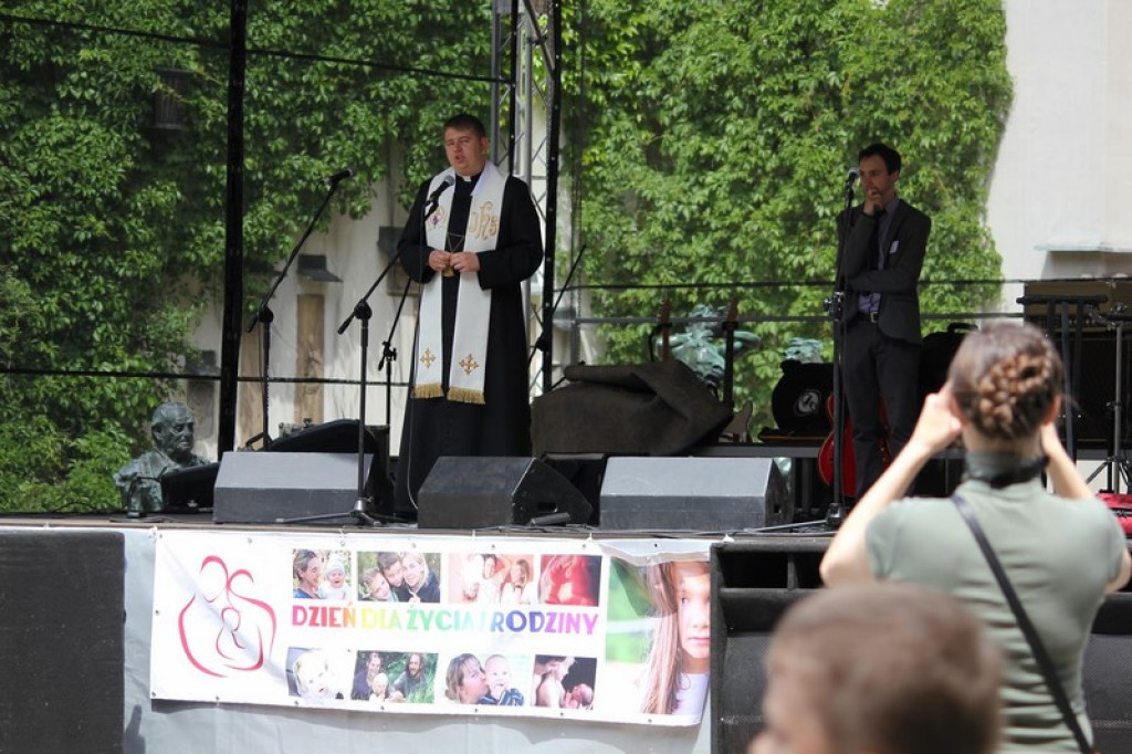 Marsz dla Życia i Rodziny w Brzegu [FOTORELACJA]