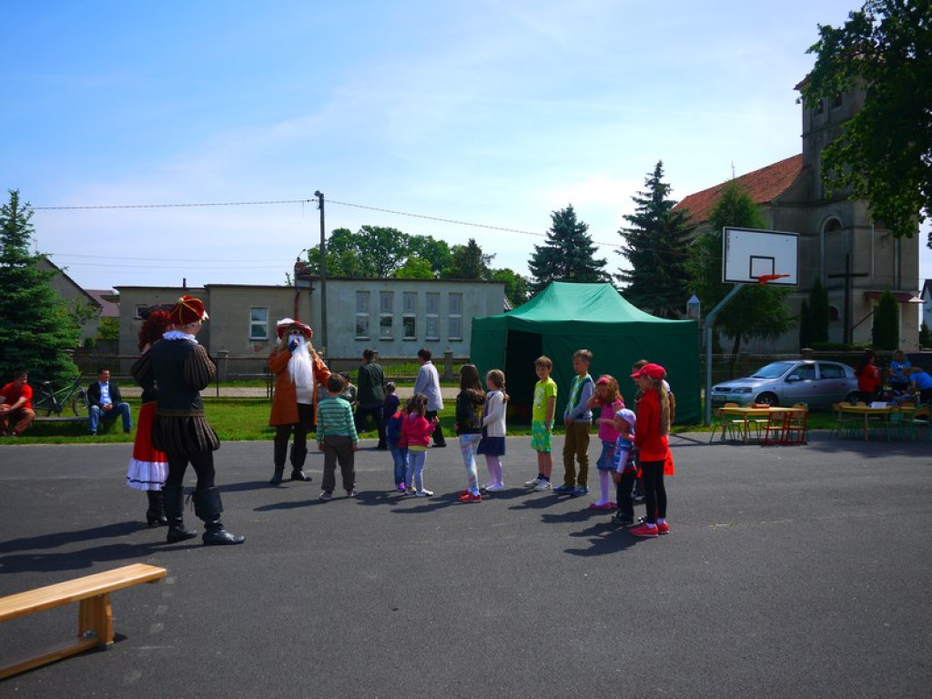 Dzień Dziecka w Gminie Lubsza. Pirackie zabawy w Michałowicach, Mąkoszycach i Czepielowicach.
