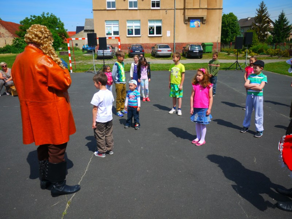 Dzień Dziecka w Gminie Lubsza. Pirackie zabawy w Michałowicach, Mąkoszycach i Czepielowicach.