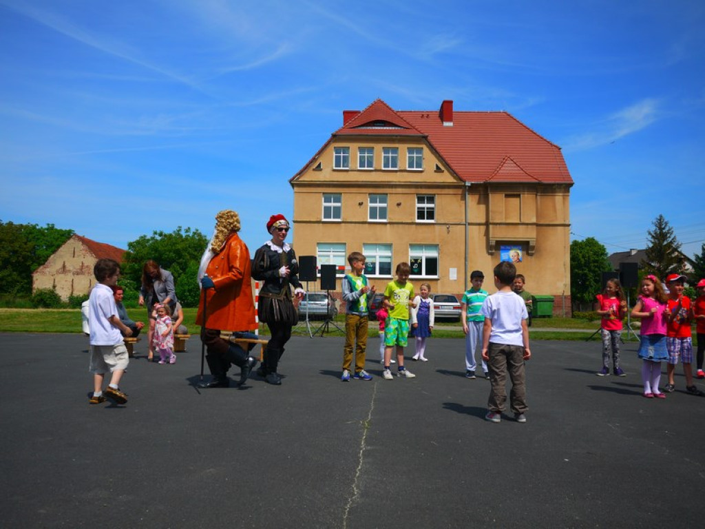 Dzień Dziecka w Gminie Lubsza. Pirackie zabawy w Michałowicach, Mąkoszycach i Czepielowicach.