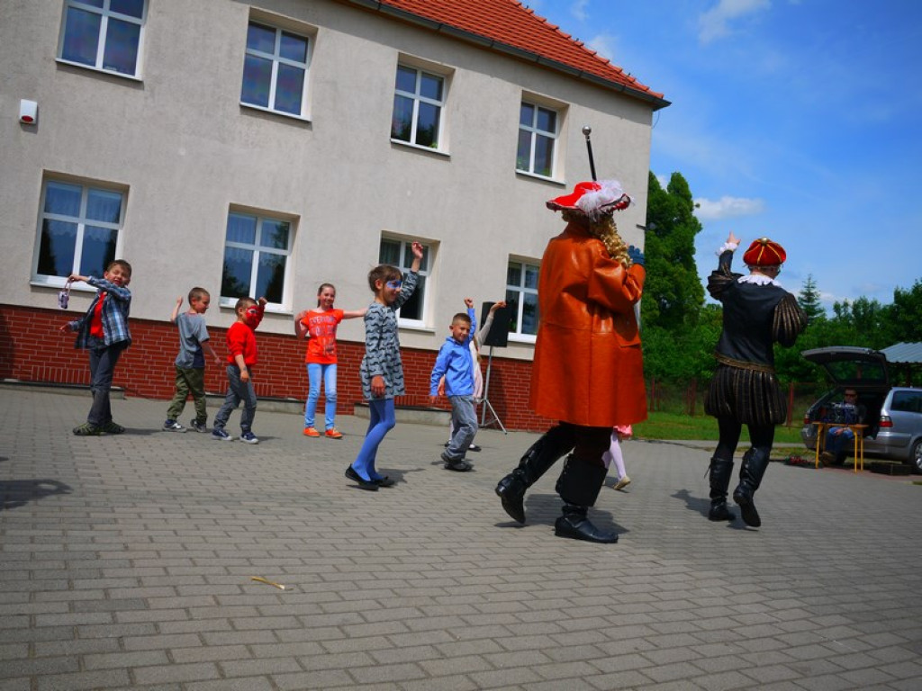 Dzień Dziecka w Gminie Lubsza. Pirackie zabawy w Michałowicach, Mąkoszycach i Czepielowicach.