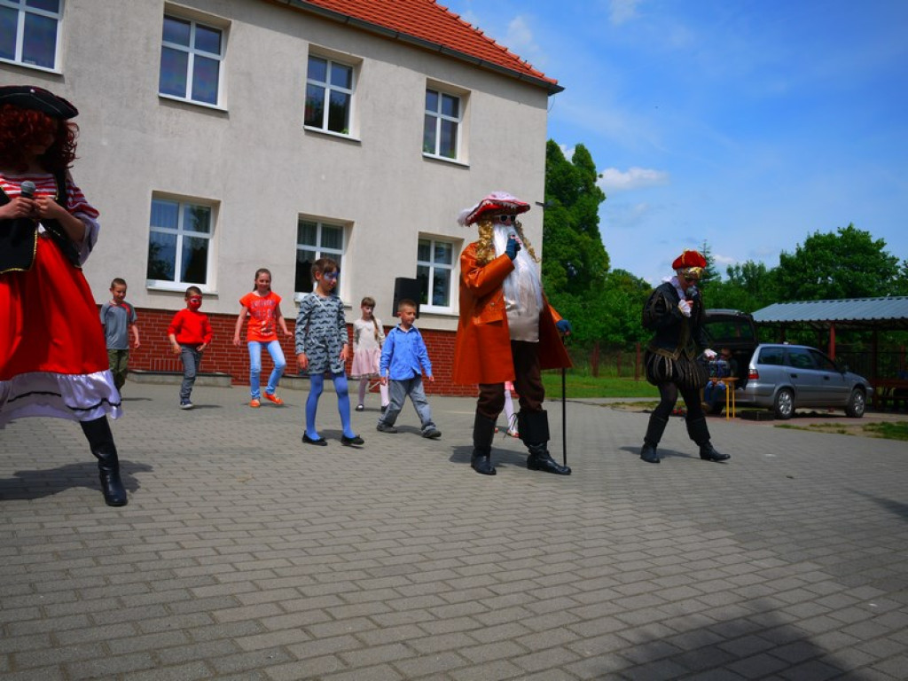 Dzień Dziecka w Gminie Lubsza. Pirackie zabawy w Michałowicach, Mąkoszycach i Czepielowicach.