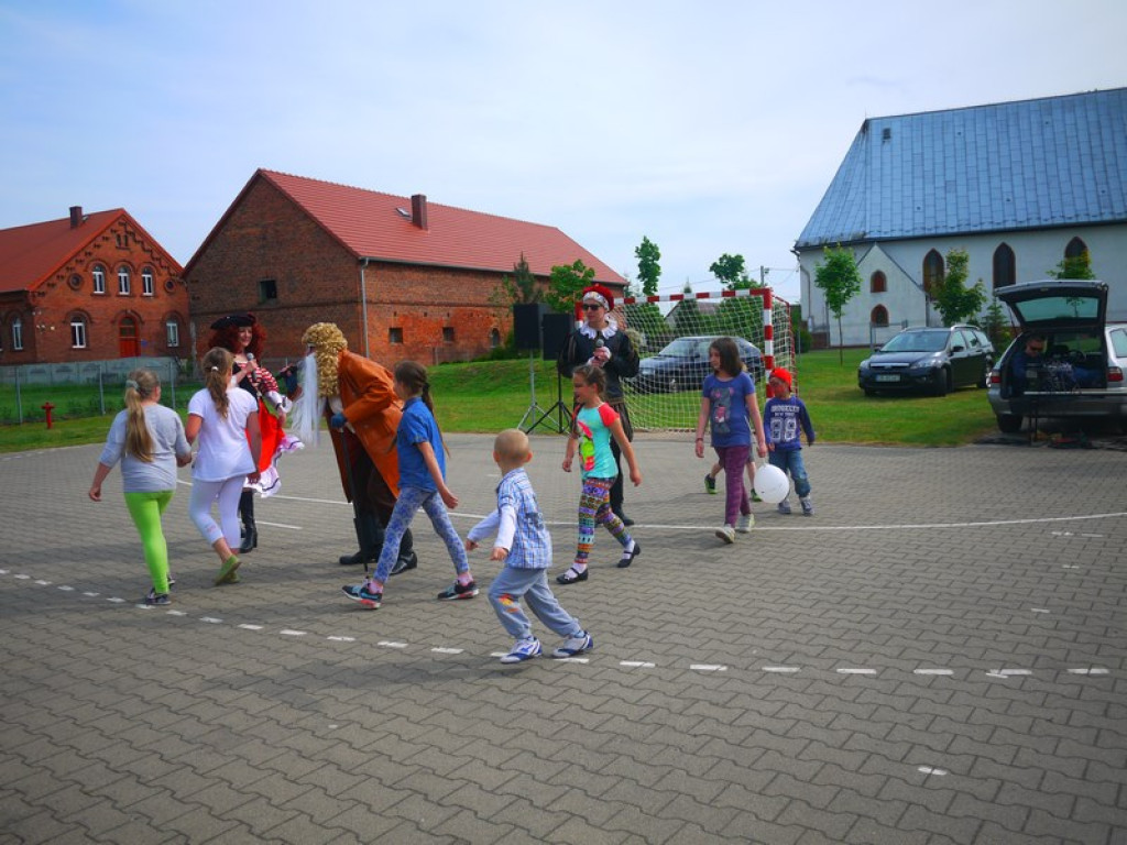 Dzień Dziecka w Gminie Lubsza. Pirackie zabawy w Michałowicach, Mąkoszycach i Czepielowicach.