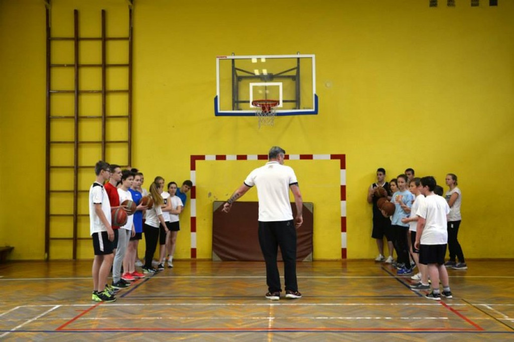 Lekcja WF-u z Maciejem Zielińskim