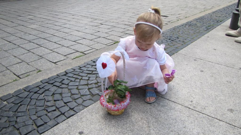 Boże Ciało w Brzegu. Tysiące wiernych przeszło ulicami miasta [fotorelacja]