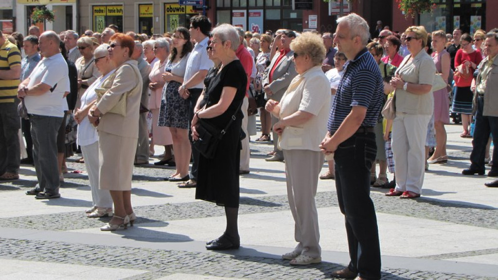 Boże Ciało w Brzegu. Tysiące wiernych przeszło ulicami miasta [fotorelacja]