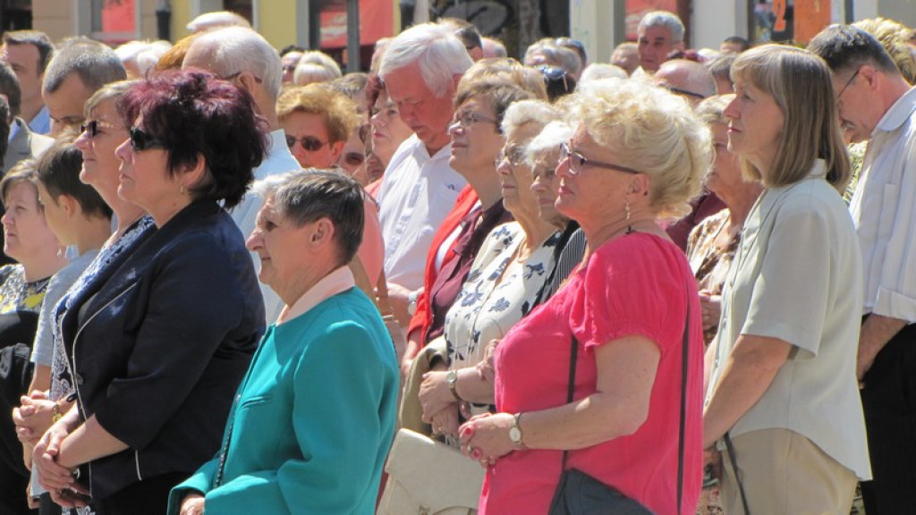 Boże Ciało w Brzegu. Tysiące wiernych przeszło ulicami miasta [fotorelacja]