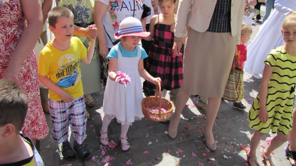Boże Ciało w Brzegu. Tysiące wiernych przeszło ulicami miasta [fotorelacja]