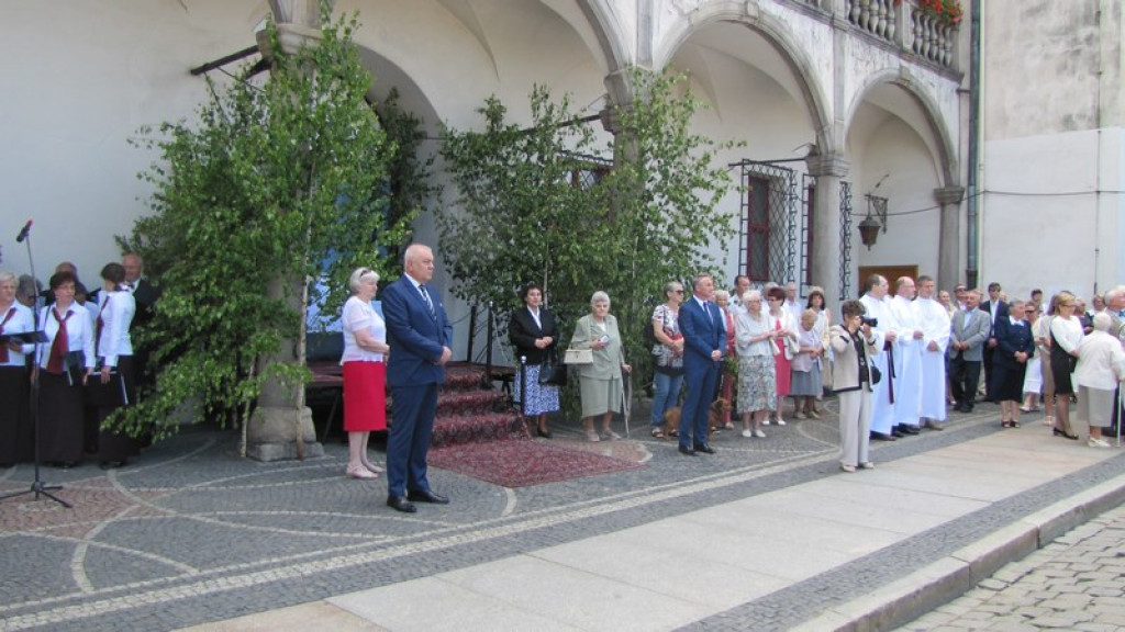 Boże Ciało w Brzegu. Tysiące wiernych przeszło ulicami miasta [fotorelacja]