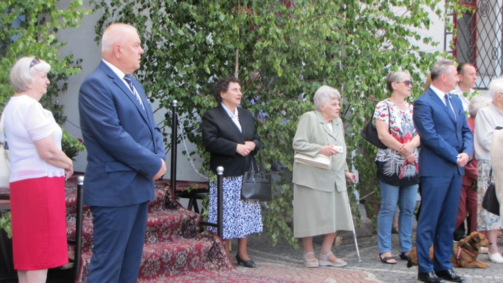 Boże Ciało w Brzegu. Tysiące wiernych przeszło ulicami miasta [fotorelacja]