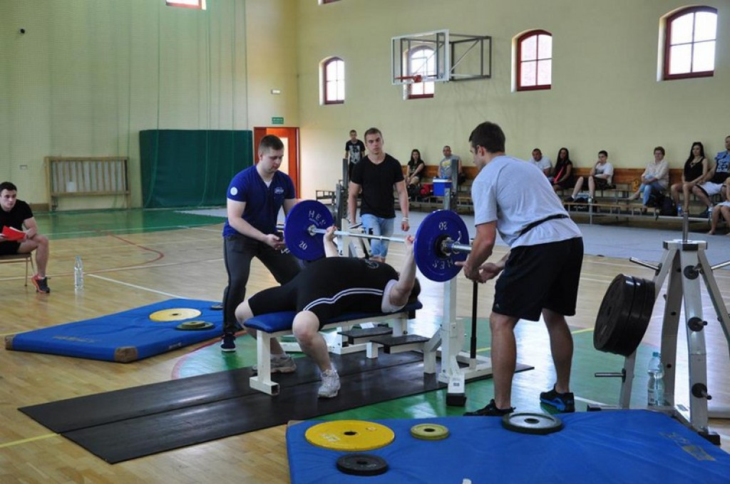 Pierwsze zawody w Wyciskaniu Sztangi Leżąc