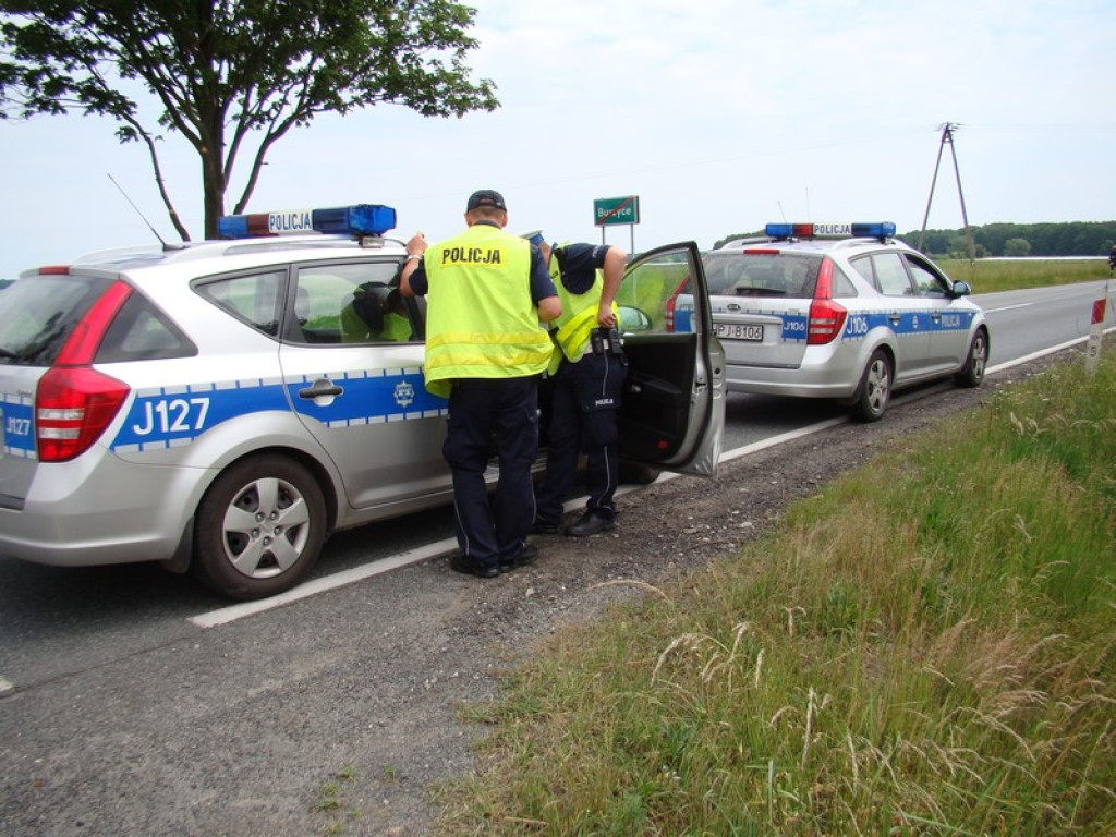 Ruch wahadłowy na DK 94 w Buszycach. Zderzenie dwóch pojazdów