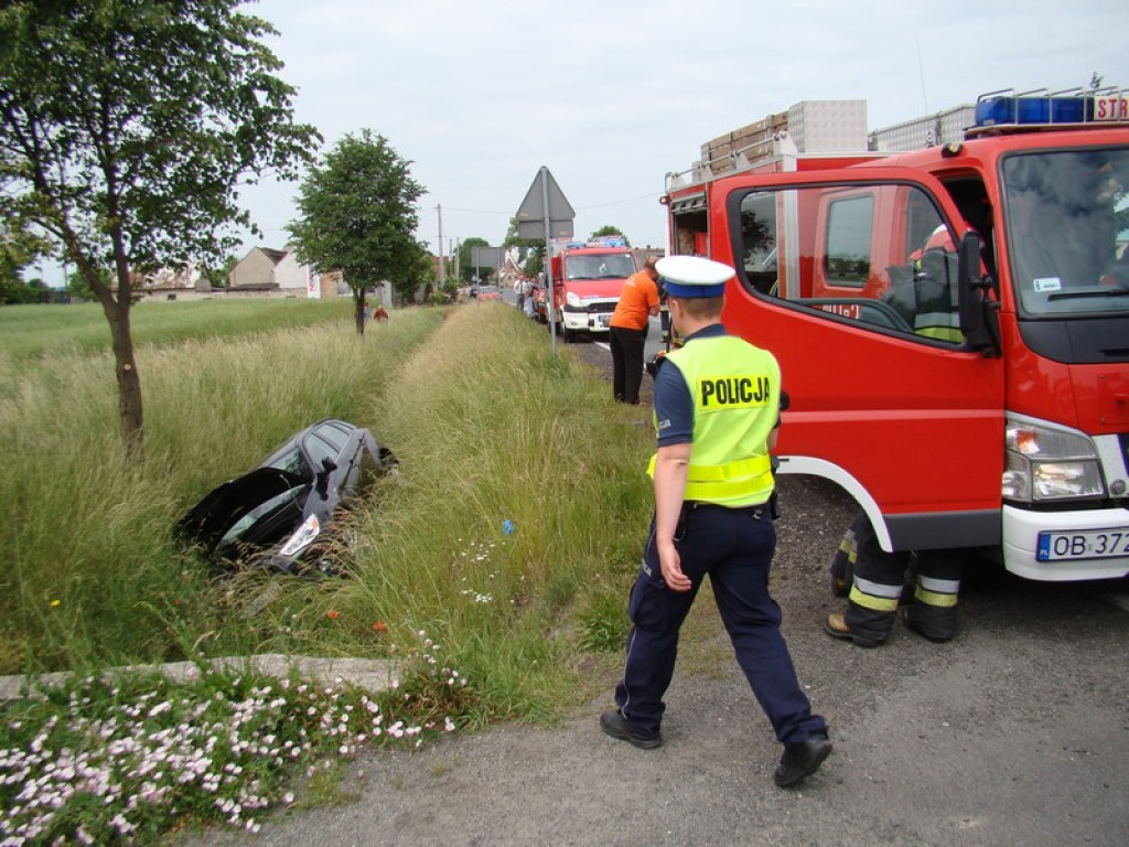 Ruch wahadłowy na DK 94 w Buszycach. Zderzenie dwóch pojazdów