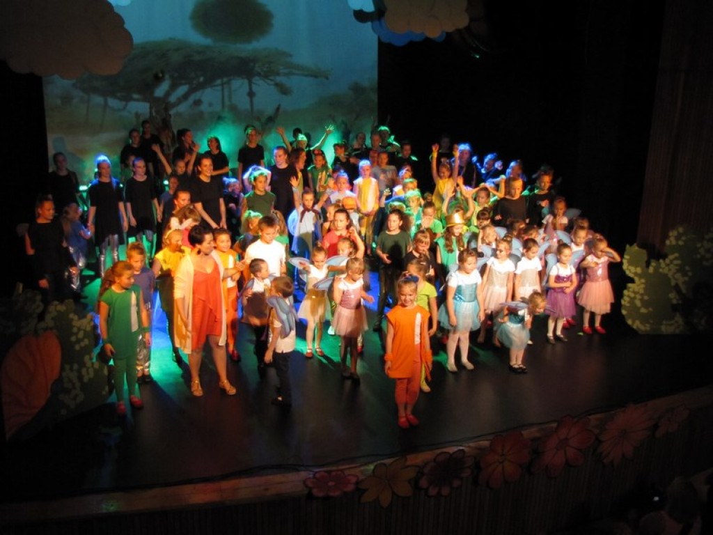 Wróżki ze Skarbimierza na scenie BCK