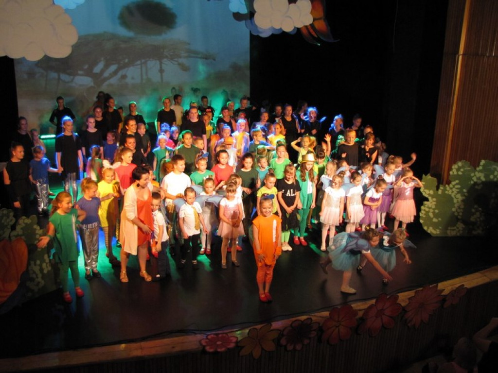 Wróżki ze Skarbimierza na scenie BCK