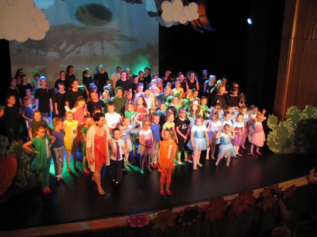 Wróżki ze Skarbimierza na scenie BCK