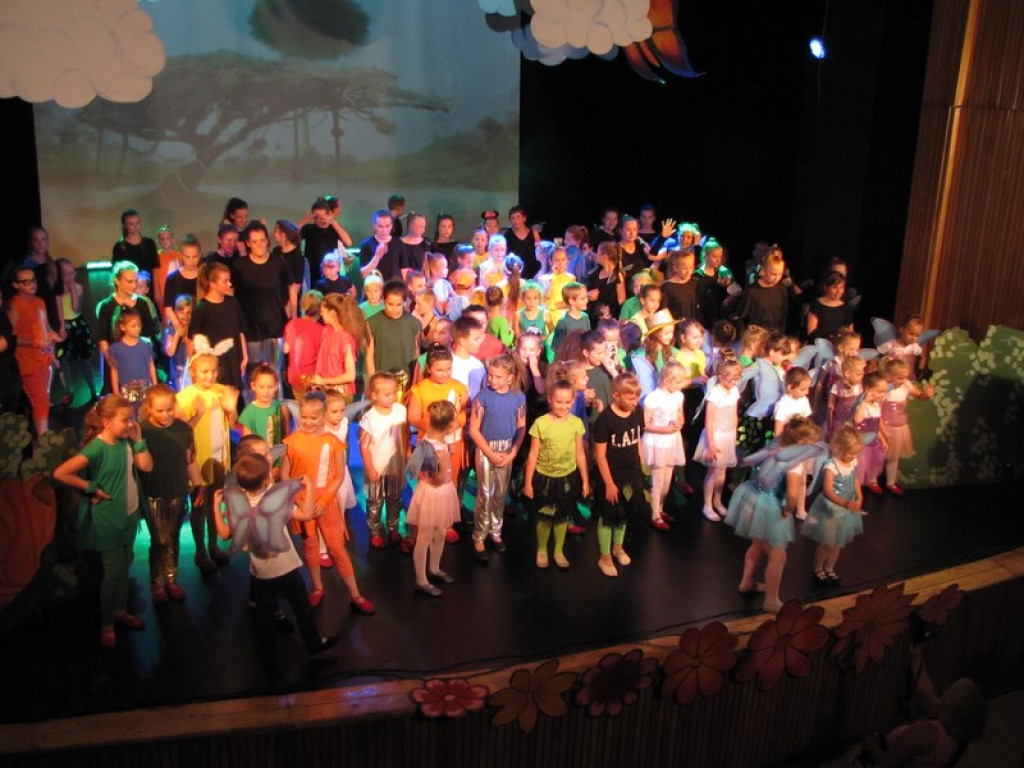 Wróżki ze Skarbimierza na scenie BCK