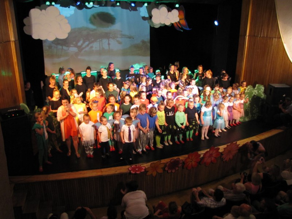 Wróżki ze Skarbimierza na scenie BCK