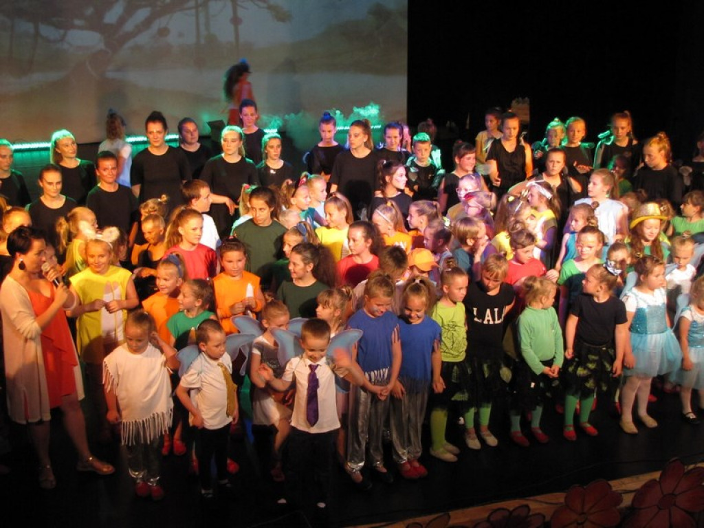 Wróżki ze Skarbimierza na scenie BCK