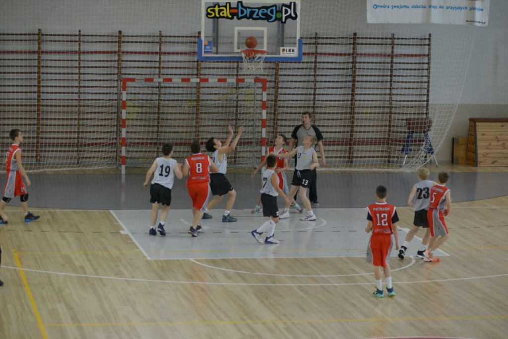 Koszykarski memoriał Elżbiety Marchewki