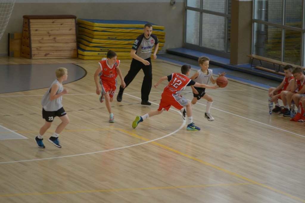 Koszykarski memoriał Elżbiety Marchewki