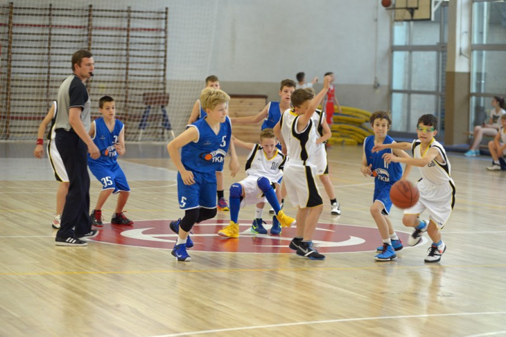 Koszykarski memoriał Elżbiety Marchewki