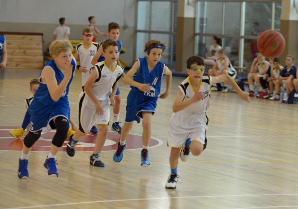 Koszykarski memoriał Elżbiety Marchewki