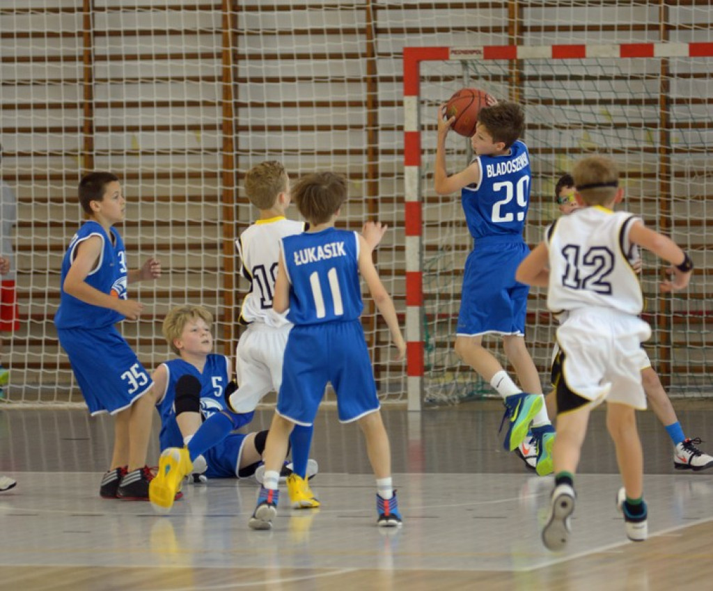 Koszykarski memoriał Elżbiety Marchewki