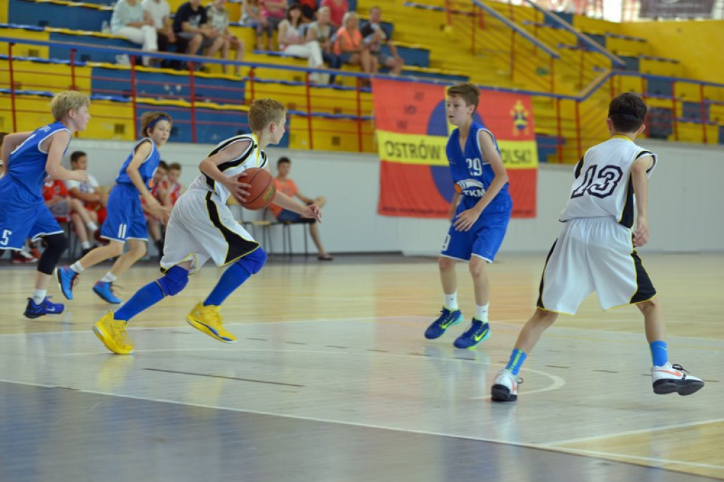 Koszykarski memoriał Elżbiety Marchewki