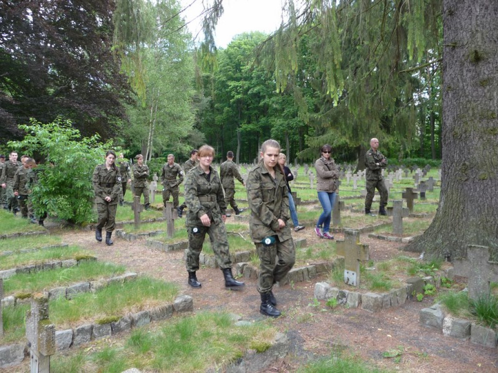 Młodzież II LO w Brzegu na obozie 