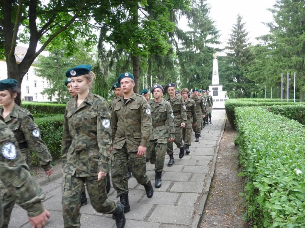 Młodzież II LO w Brzegu na obozie 