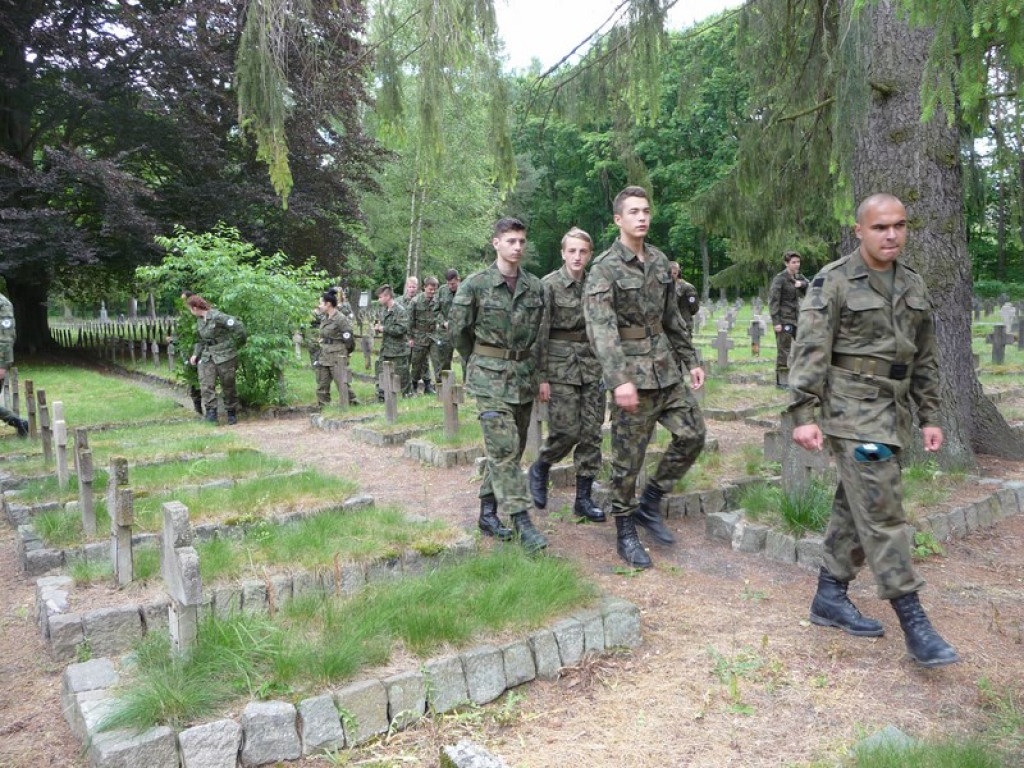 Młodzież II LO w Brzegu na obozie 