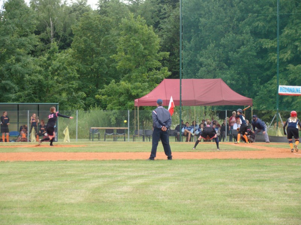Trzy zwycięstwa Delfinów, dwa Szóstki