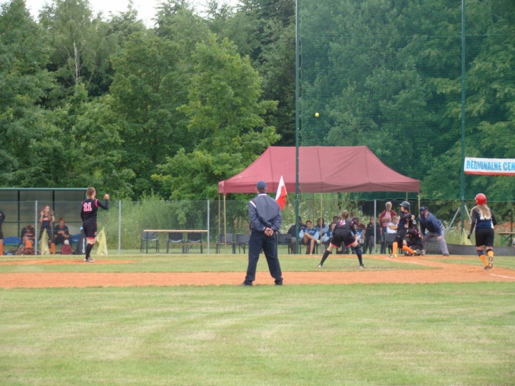 Trzy zwycięstwa Delfinów, dwa Szóstki