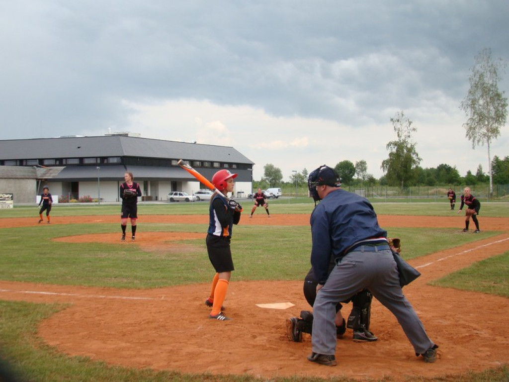 Trzy zwycięstwa Delfinów, dwa Szóstki