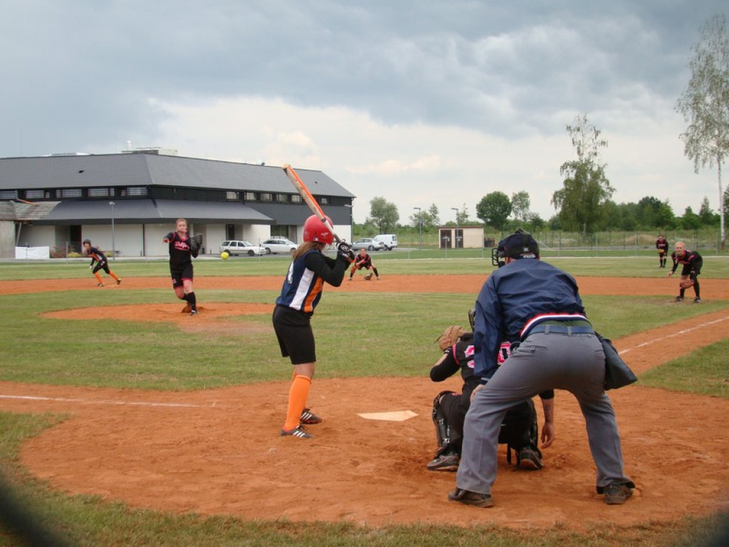 Trzy zwycięstwa Delfinów, dwa Szóstki