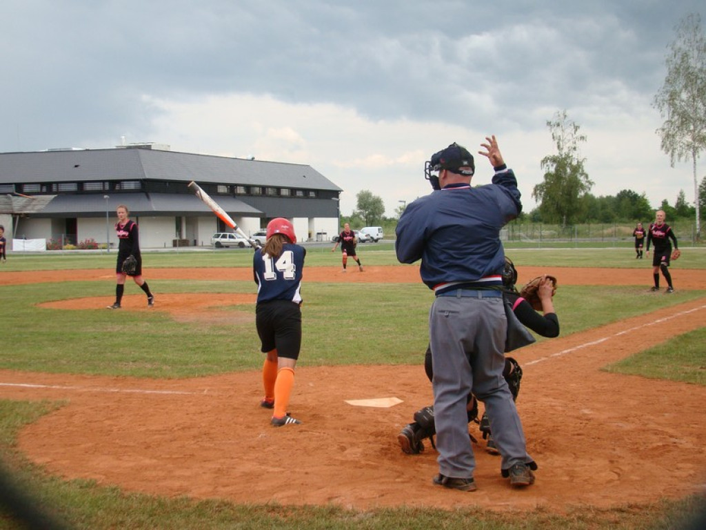 Trzy zwycięstwa Delfinów, dwa Szóstki