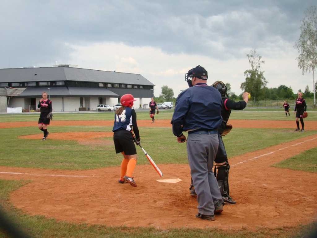 Trzy zwycięstwa Delfinów, dwa Szóstki