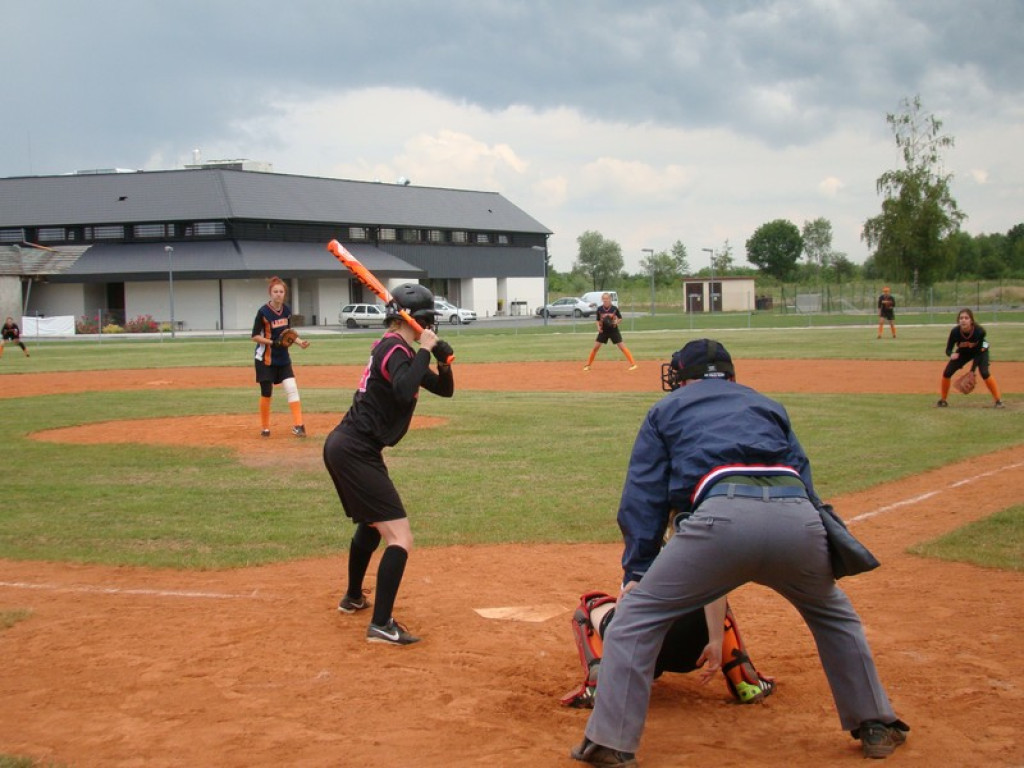 Trzy zwycięstwa Delfinów, dwa Szóstki