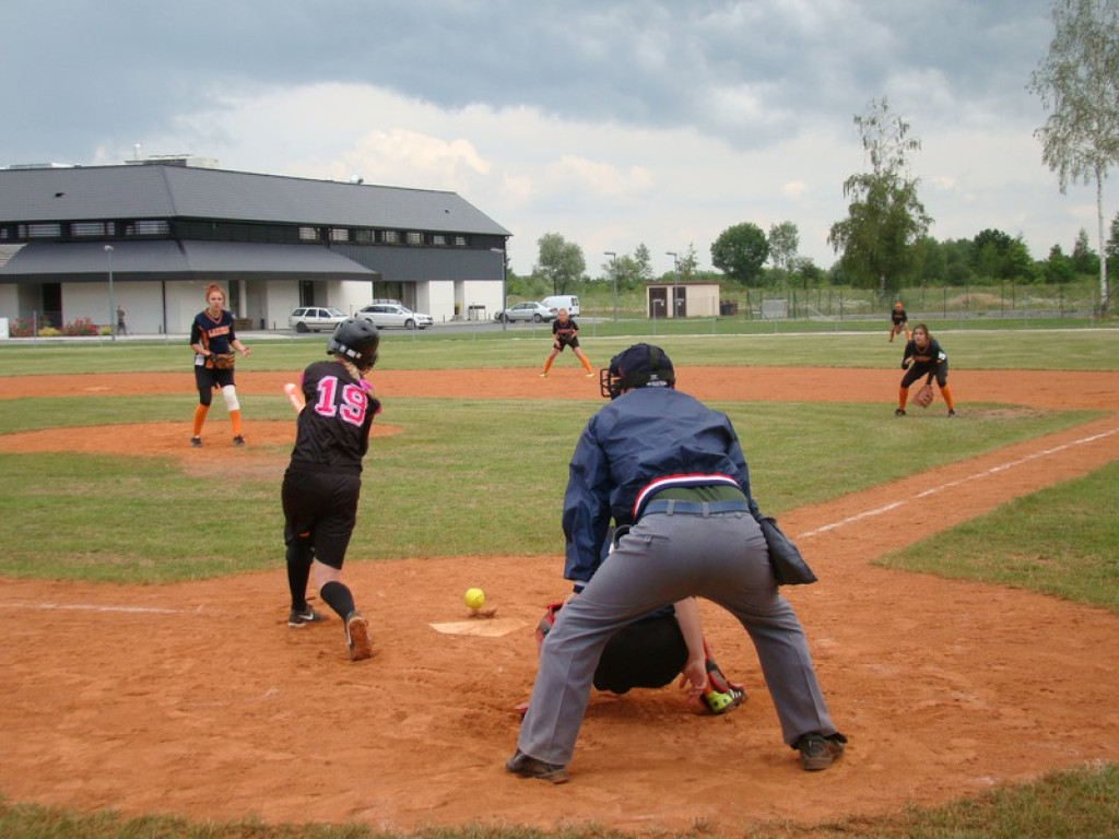 Trzy zwycięstwa Delfinów, dwa Szóstki