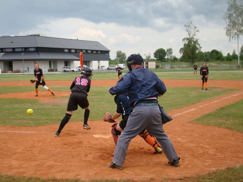 Trzy zwycięstwa Delfinów, dwa Szóstki