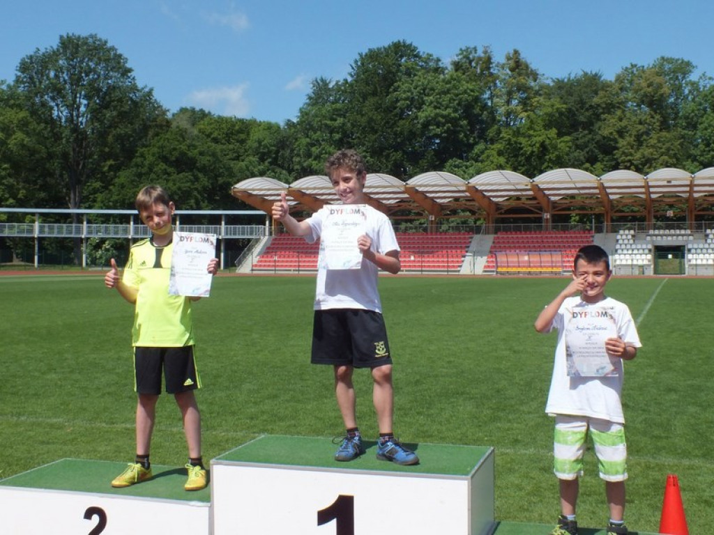 OLIMPIADA LEKKOATLETYCZNA W JEDYNCE