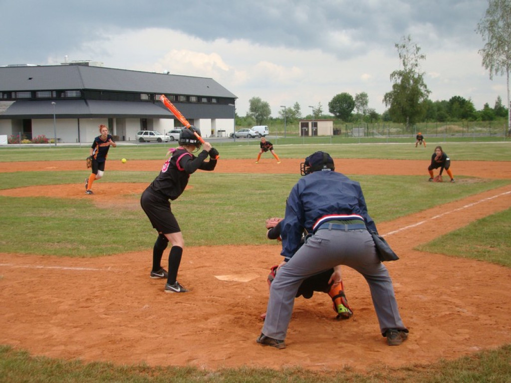 Trzy zwycięstwa Delfinów, dwa Szóstki