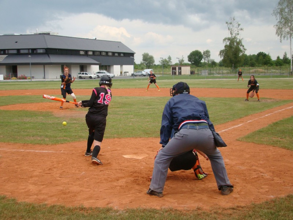 Trzy zwycięstwa Delfinów, dwa Szóstki